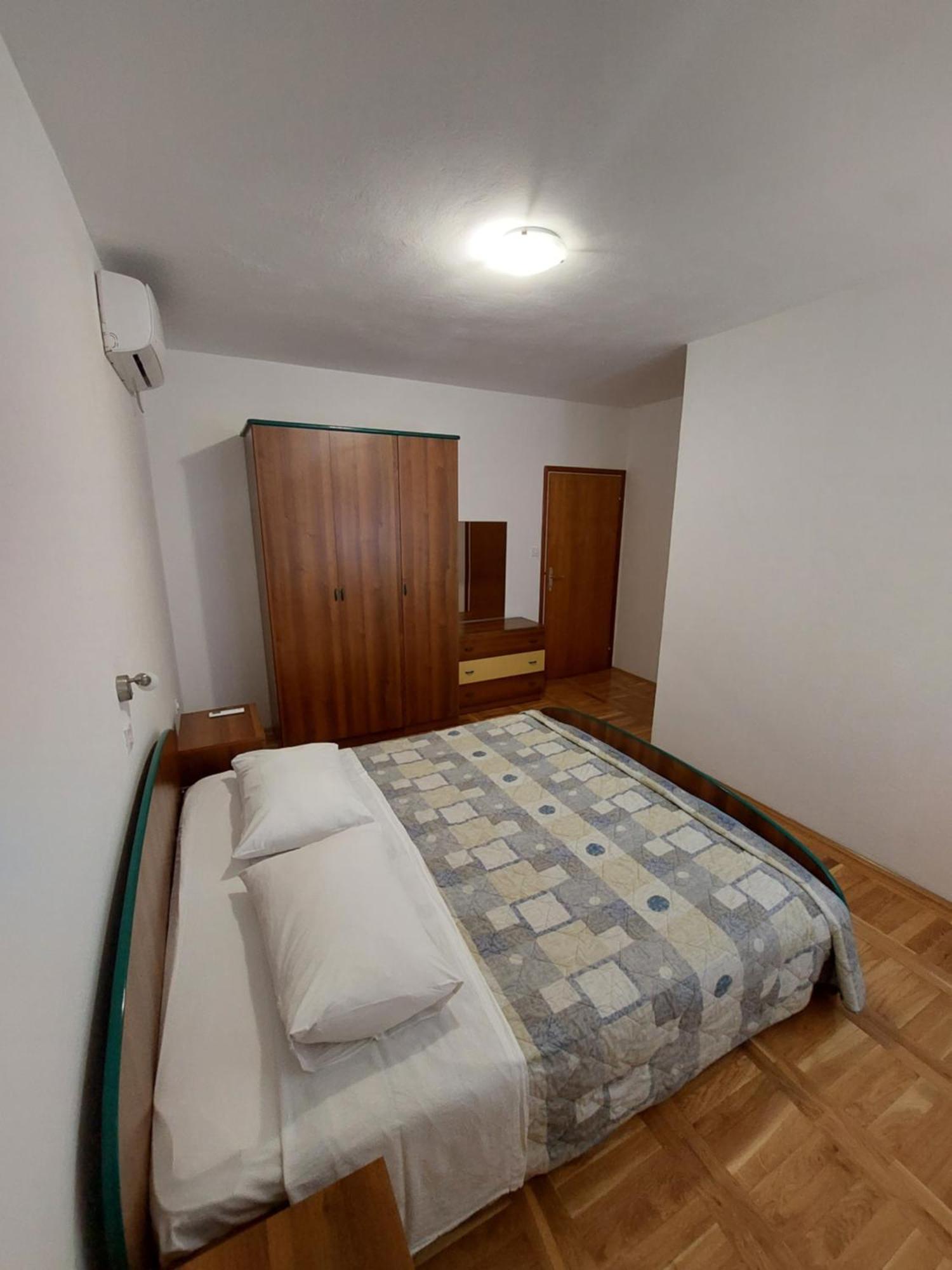 Apartments Mlacovic Rab Town Zimmer foto
